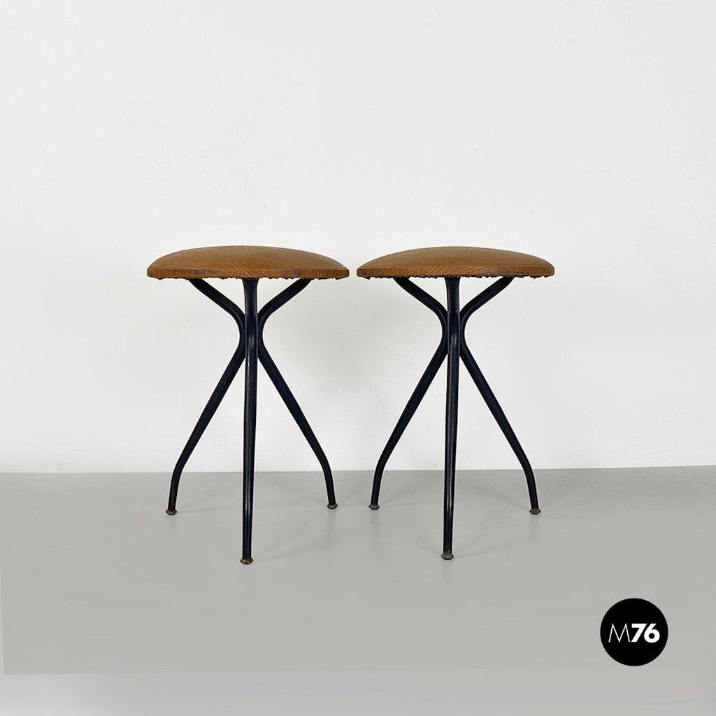 Set di due sgabelli in finta pelle, 1960 ca.