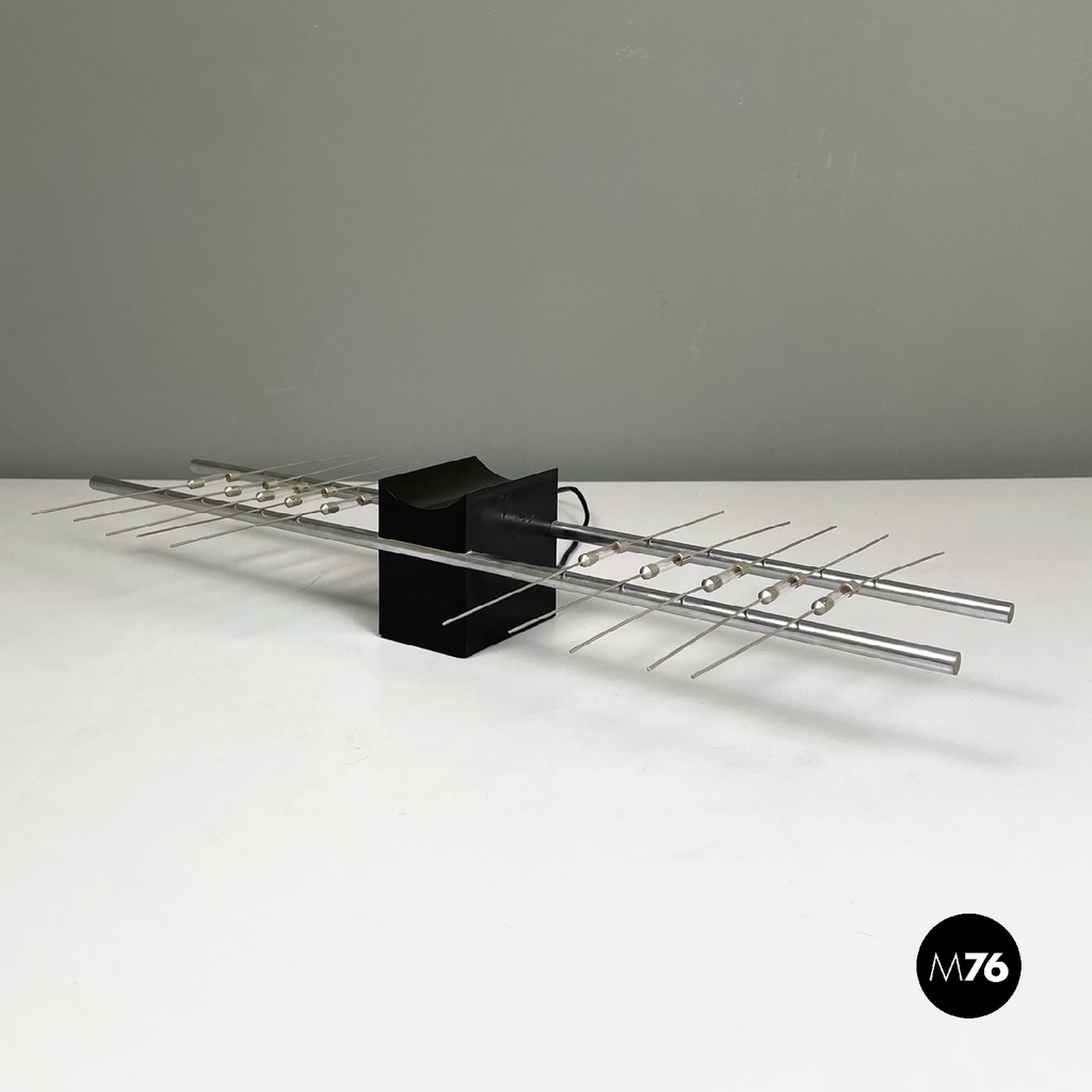 Lampada da tavolo magnetica di Theodore Waddell per Zanotta, 1971