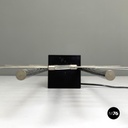 Lampada da tavolo magnetica di Theodore Waddell per Zanotta, 1971