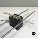 Lampada da tavolo magnetica di Theodore Waddell per Zanotta, 1971