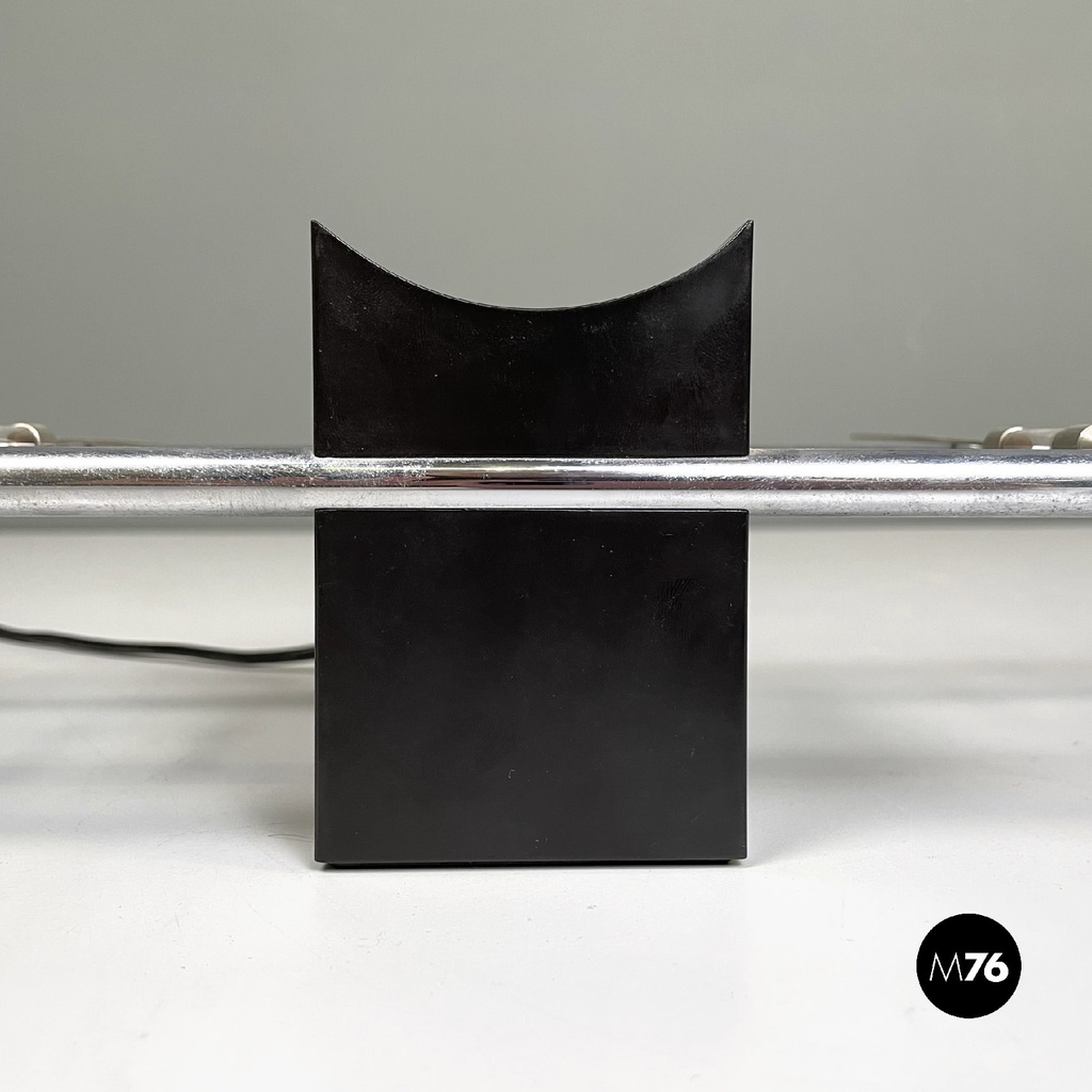 Lampada da tavolo magnetica di Theodore Waddell per Zanotta, 1971