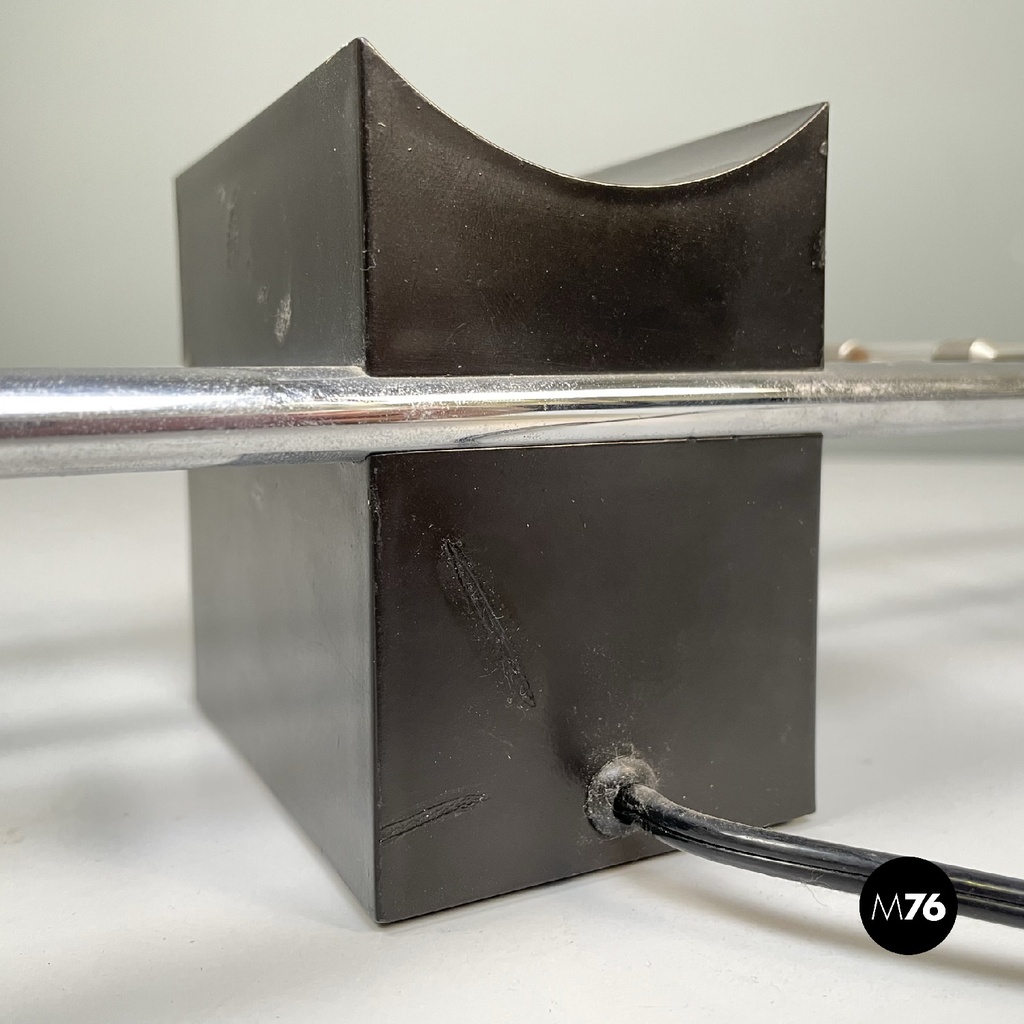 Lampada da tavolo magnetica di Theodore Waddell per Zanotta, 1971