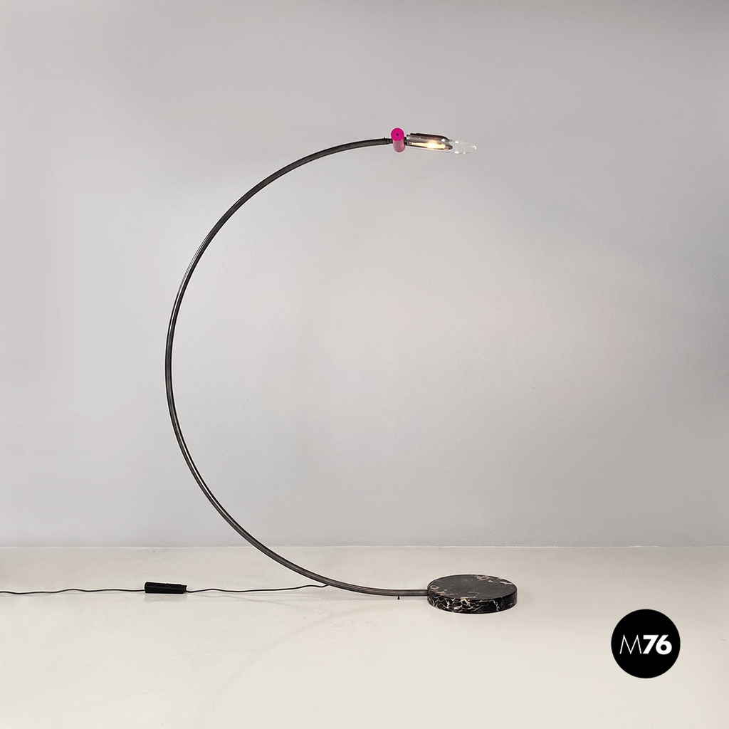 Lampada da terra ad arco, 1980 ca.