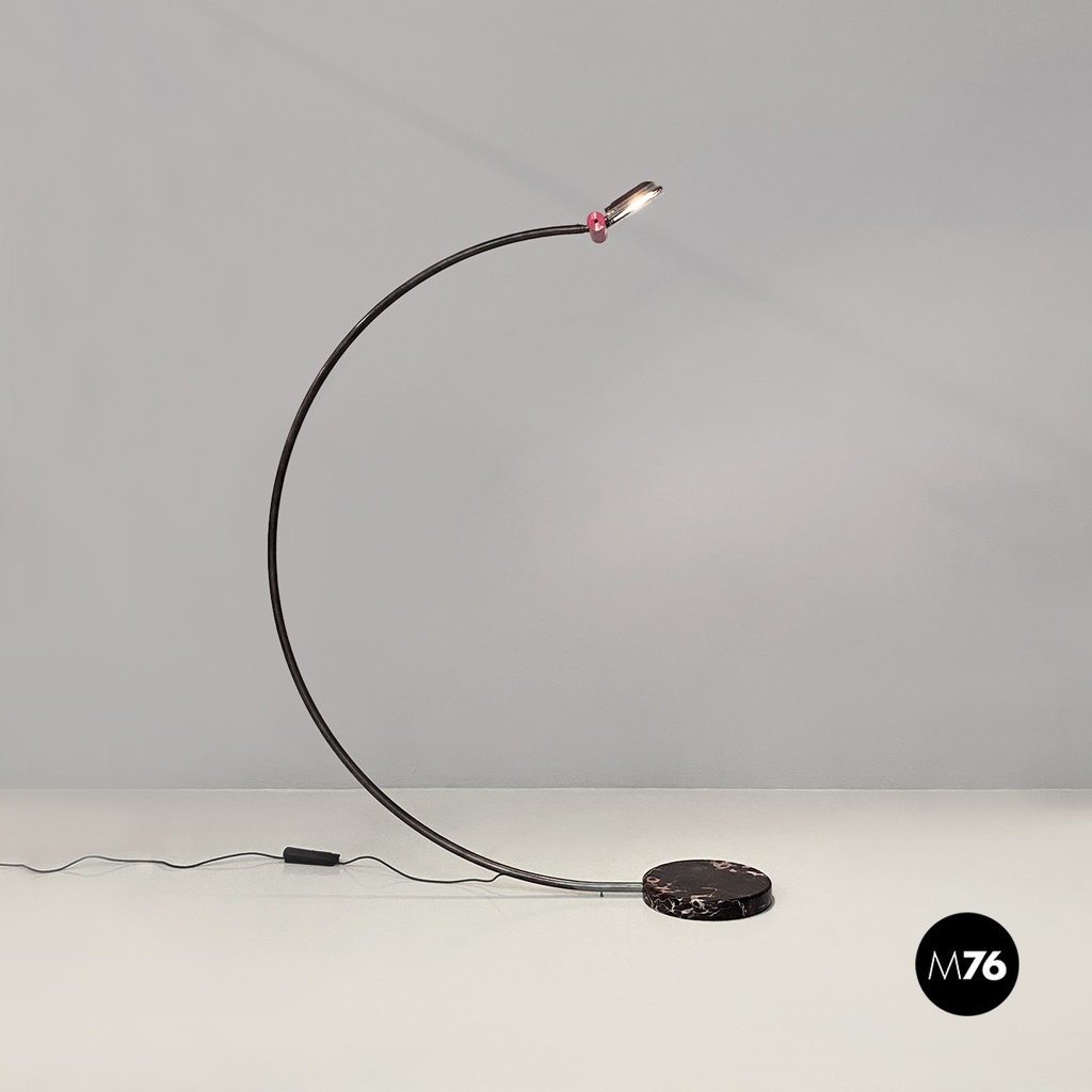 Lampada da terra ad arco, 1980 ca.