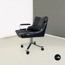 Poltrone da ufficio in acciaio e pelle nera, 1970 ca.