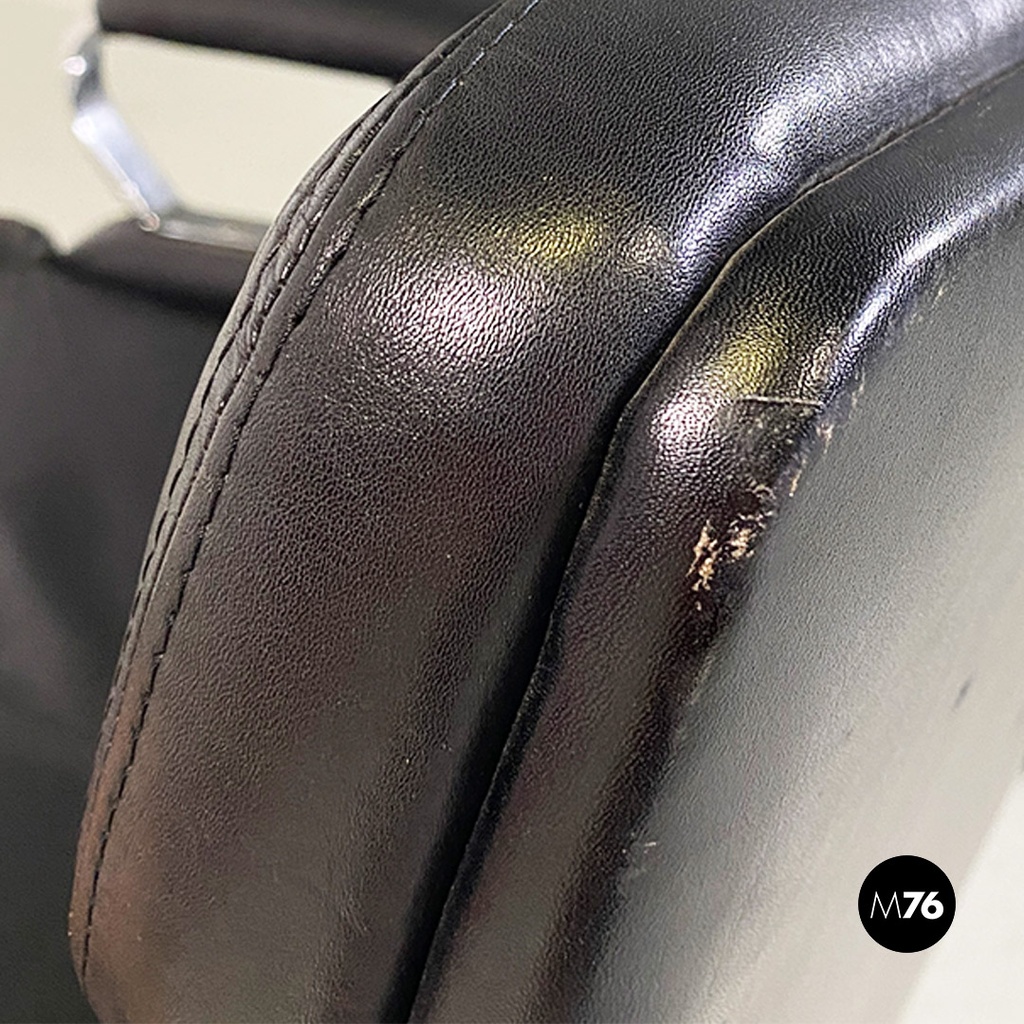 Poltrone da ufficio in acciaio e pelle nera, 1970 ca.