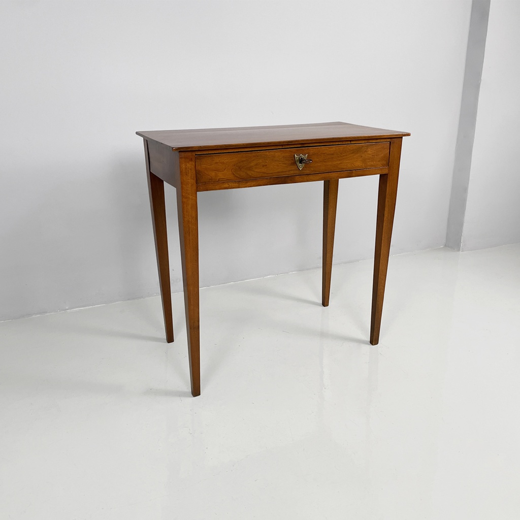 Scrivania in legno con cassetto, 1750 ca.