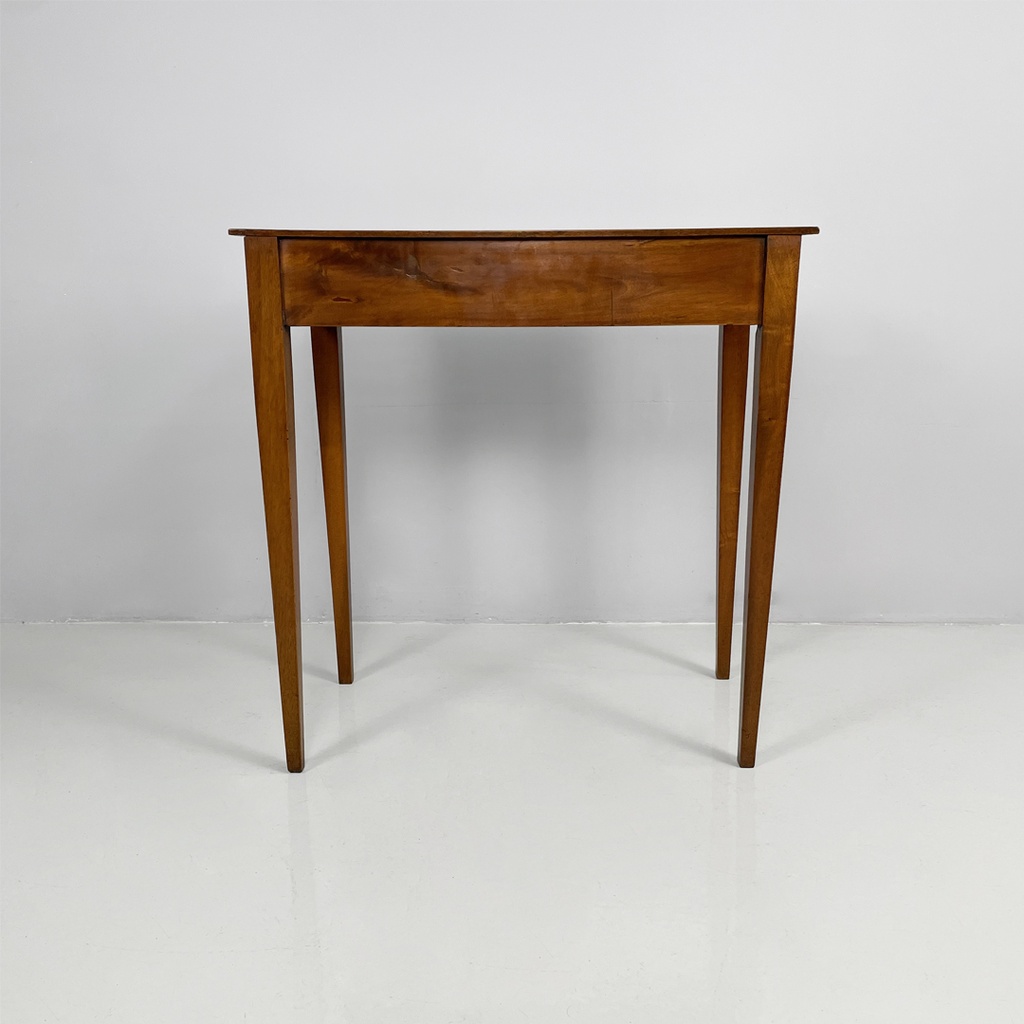 Scrivania in legno con cassetto, 1750 ca.