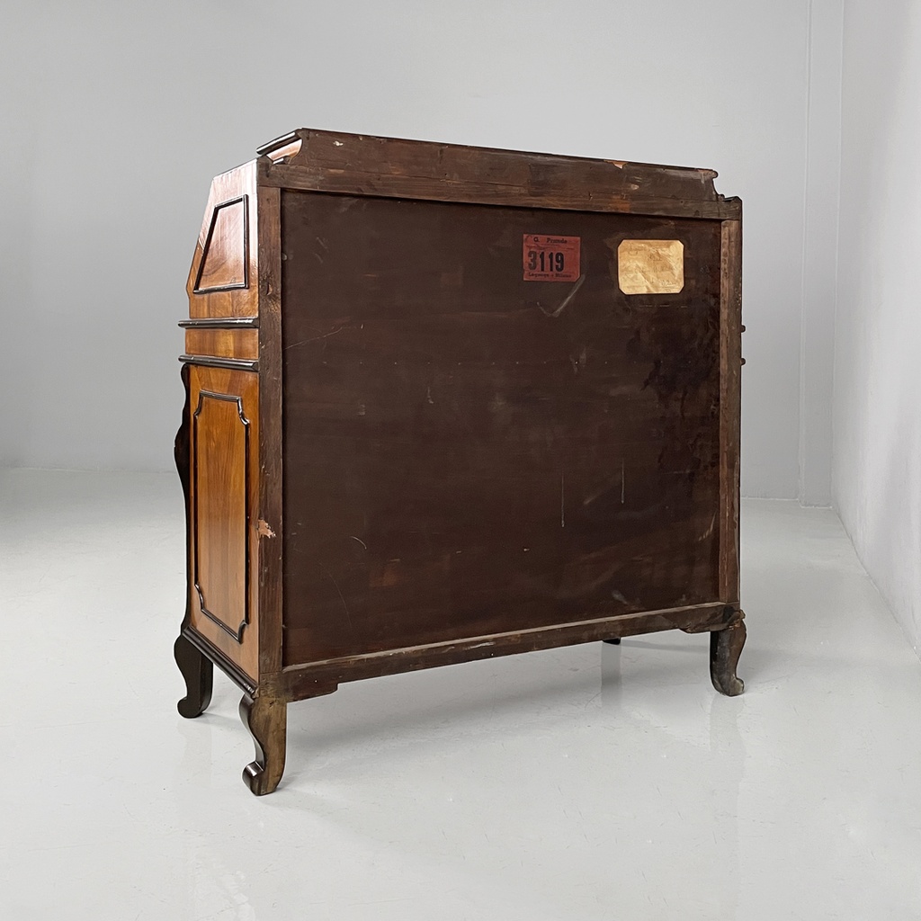 Cassettiera in legno con decorazioni, 1950 ca.