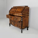 Cassettiera in legno con decorazioni, 1950 ca.