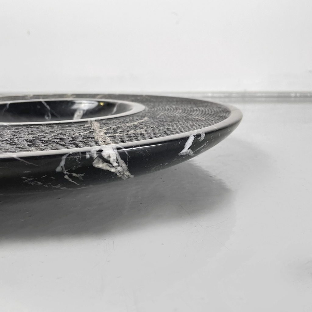 Centrotavola in marmo nero, 1970 ca.