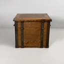 Cassa in legno e metallo, 1930 ca.