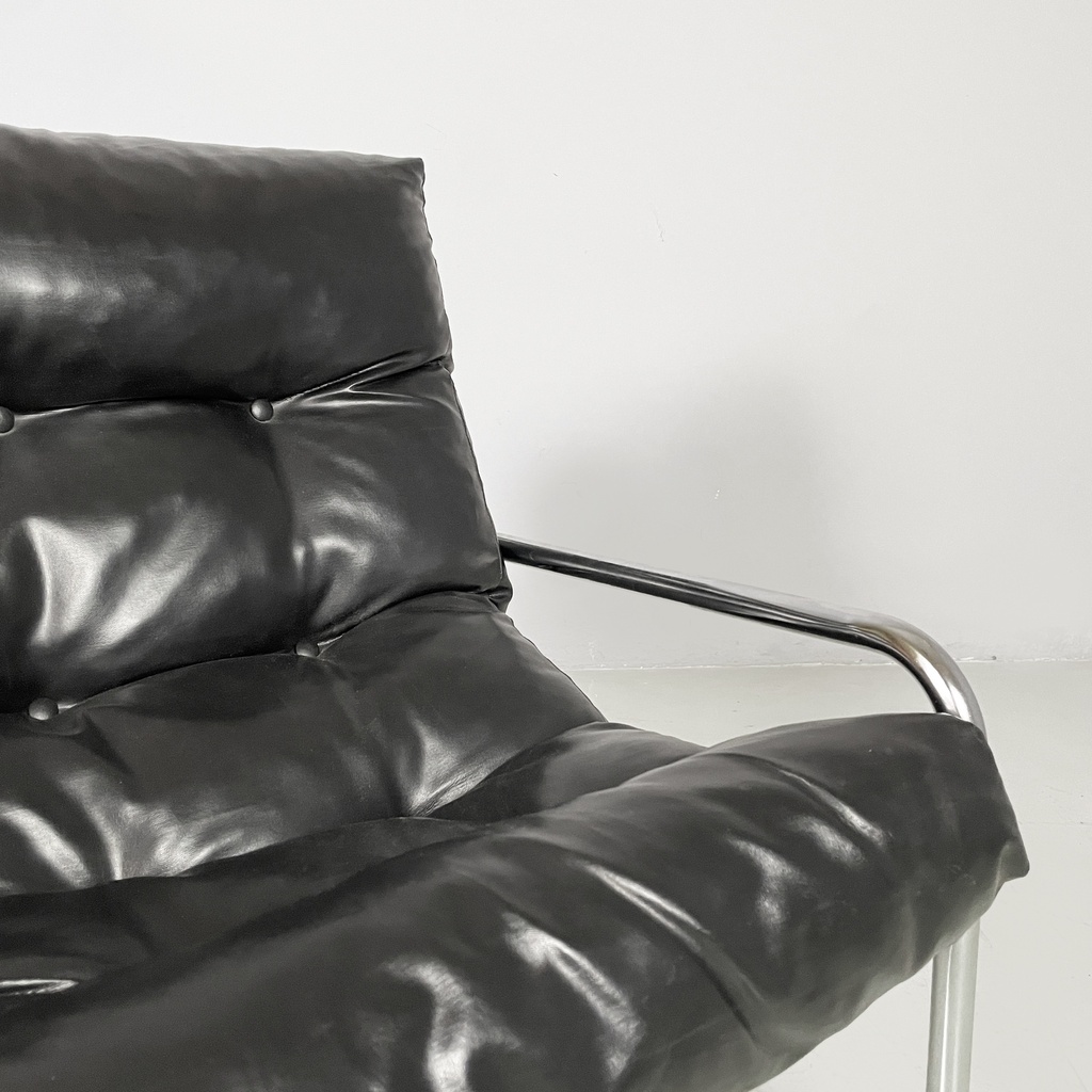 Poltrone in metallo e similpelle nera, 1970 ca.