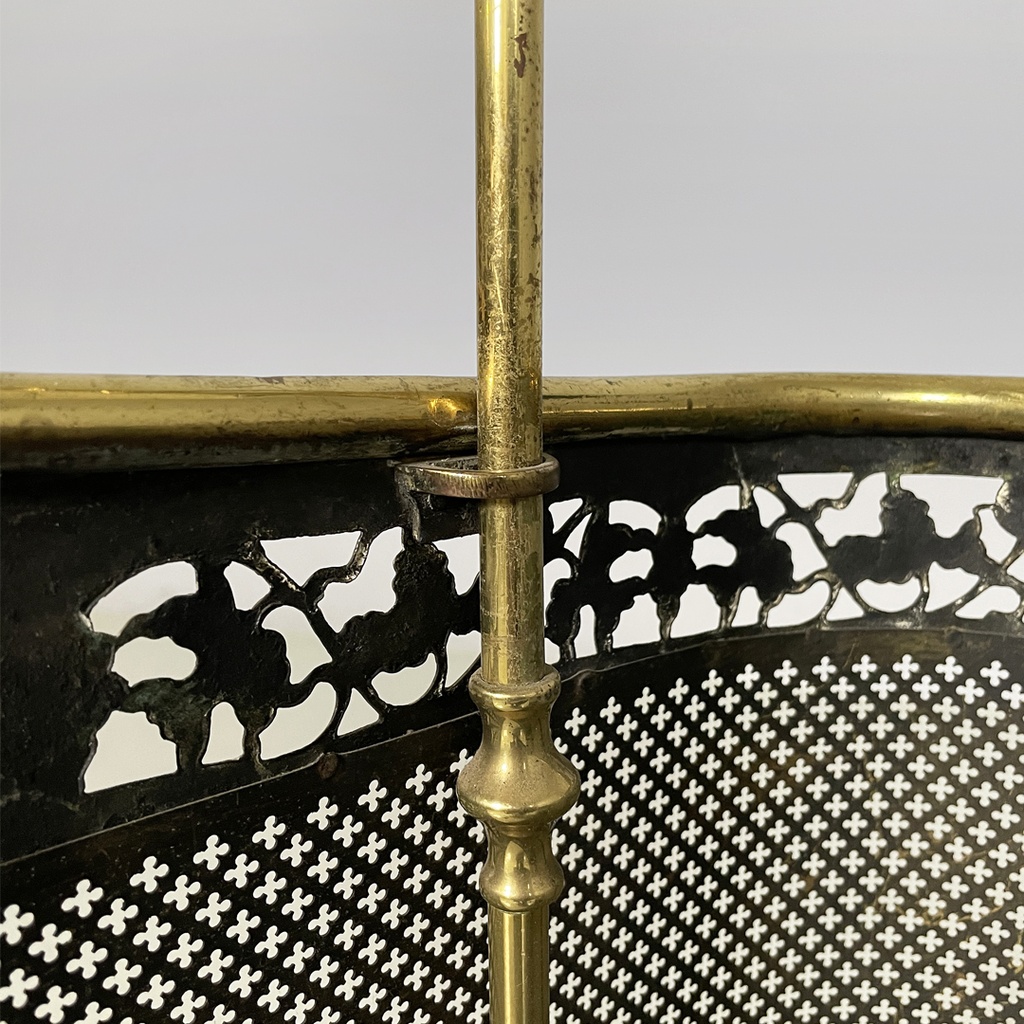 Paracamino in ottone, 1930 ca.