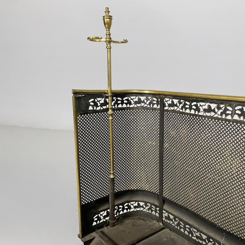 Paracamino in ottone, 1930 ca.