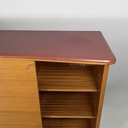 Sideboard in legno, vetro e pelle rossa, 1960 ca.