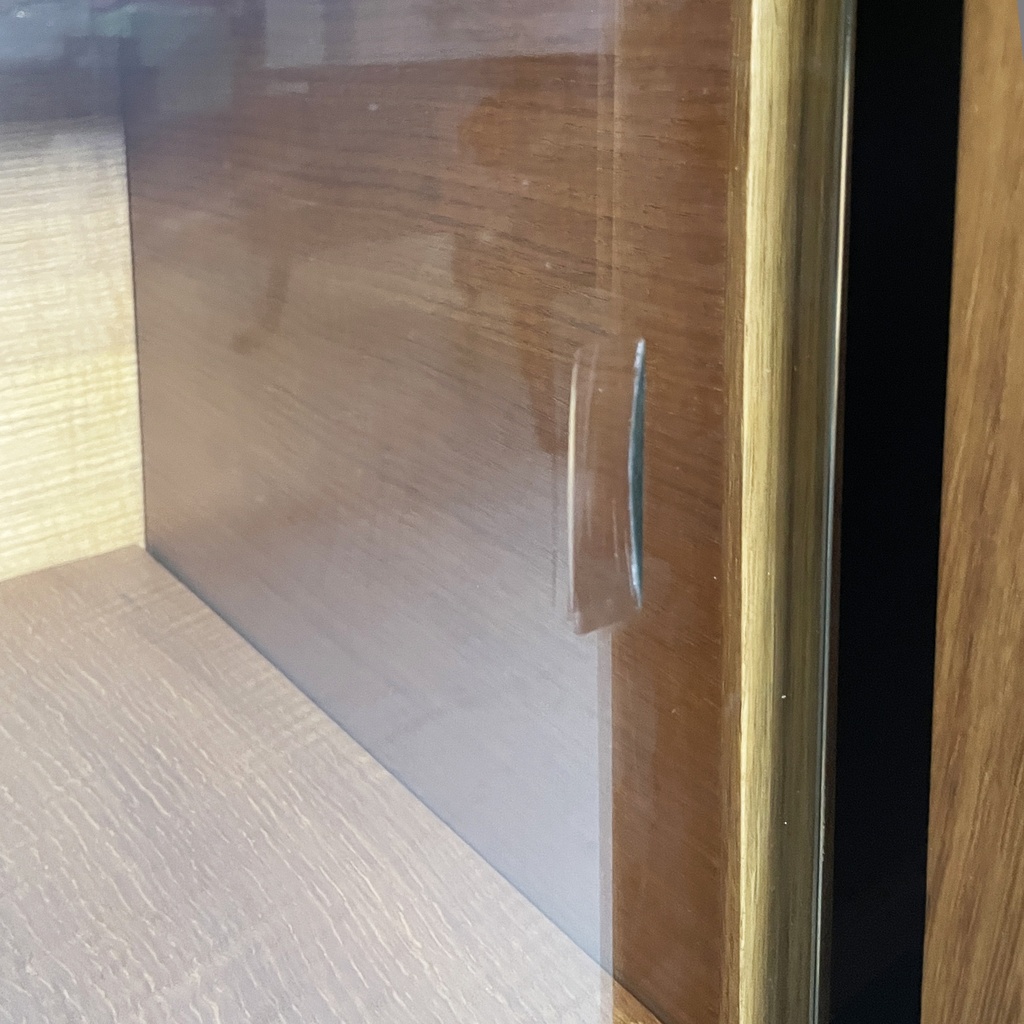 Sideboard in legno, vetro e pelle rossa, 1960 ca.