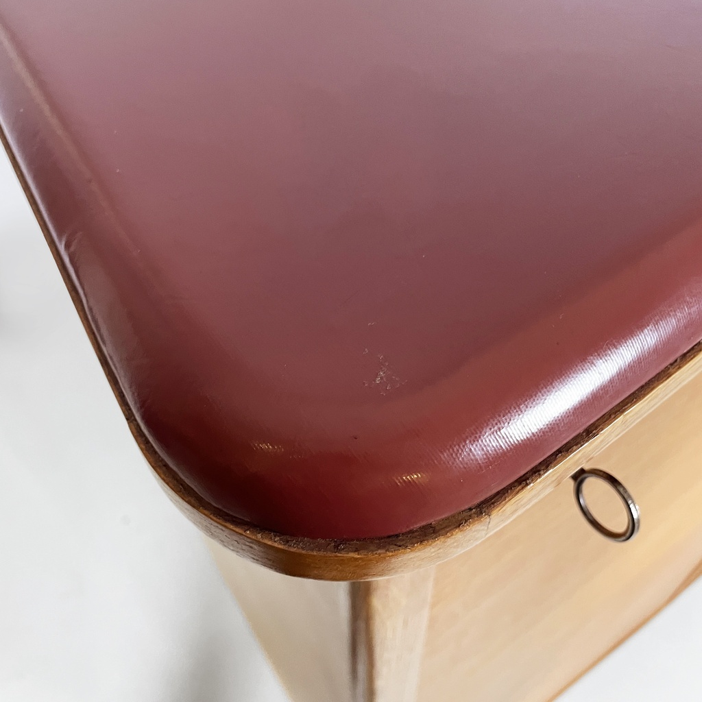 Sideboard in legno, vetro e pelle rossa, 1960 ca.