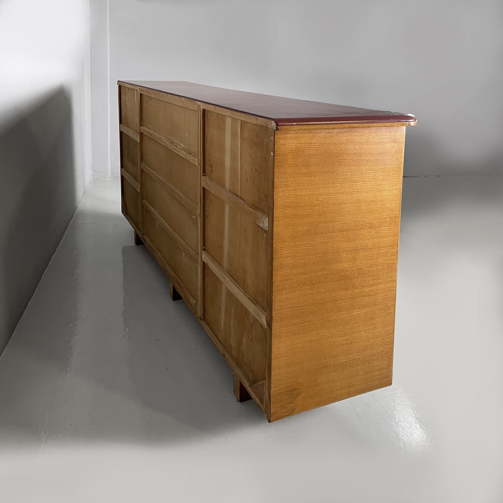 Sideboard in legno, vetro e pelle rossa, 1960 ca.