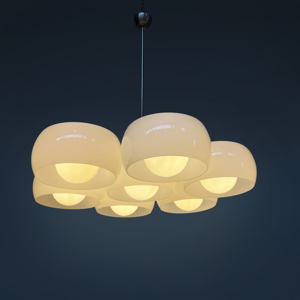 Lampadario Eptaclinio di Vico Magistretti per Artemide, 1970 ca.