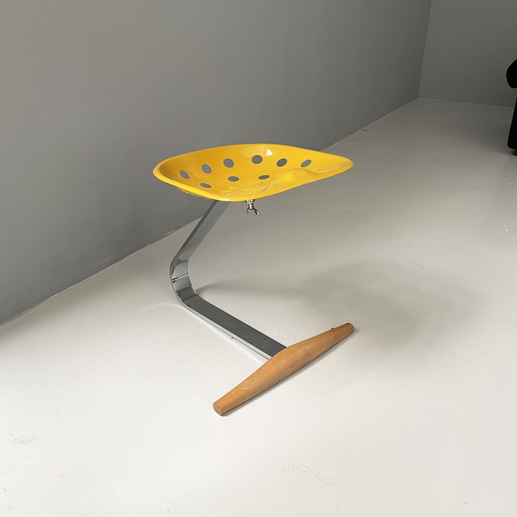 Sgabello Mezzadro di Achille e Pier Giacomo Castiglioni per Zanotta, 1960 ca.