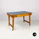 Scrivania in legno massello e formica blu, 1960 ca. 
