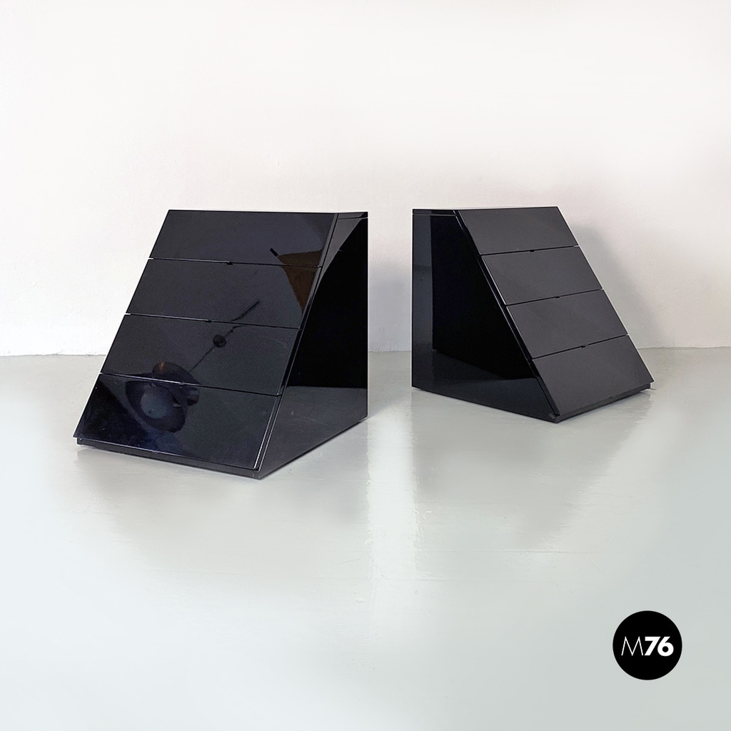 Cassettiere in legno nero laccato, 1980 ca.