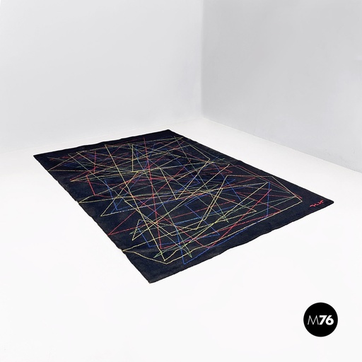 [2220001176] Tappeto in lana con pattern geometrico, 1980 ca.