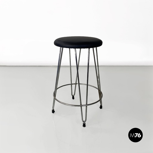 [2220001207] Sgabello in finta pelle nera e acciaio cromato, 1970 ca.