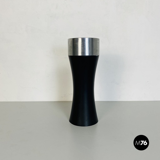 [2220001297] Posacenere da terra in acciaio cromato e nero, 1970 ca.