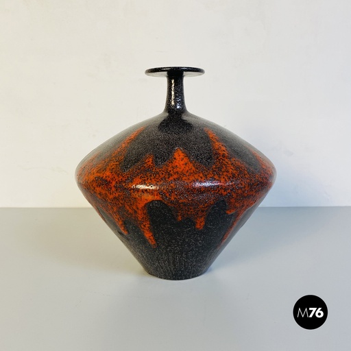 [2220001301] Vaso in ceramica nera e rossa di San Polo Venezia, 1960 ca.
