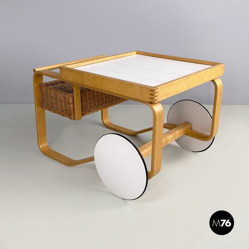[2420005289] Carrello Tea Trolley 900 di Alvar AAlto per Artek, 1970 ca.