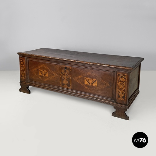 [2420005222] Cassapanca in legno decorato, inizio 1800 ca.