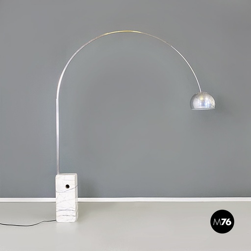 [2320004053] Lampada da terra Arco di Achille e Piergiacomo Castiglioni per Flos,  1960 ca.