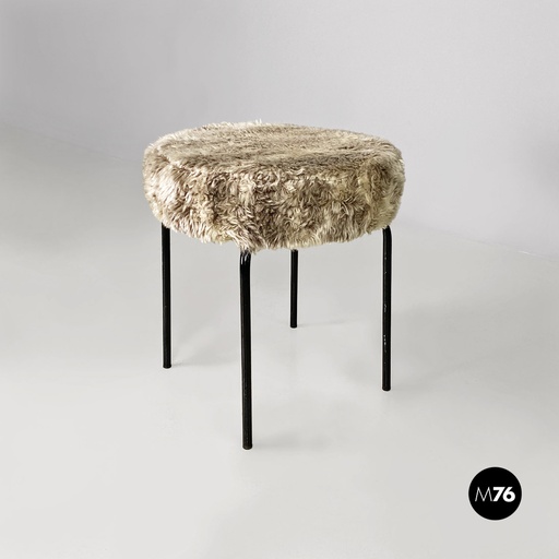 [2420005113] Pouf in tessuto peloso grigio e metallo nero, 1970 ca.
