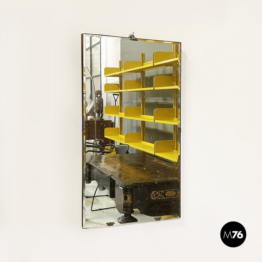 [2420004663] Specchio da parete con ottone brunito e legno, 1960 ca.