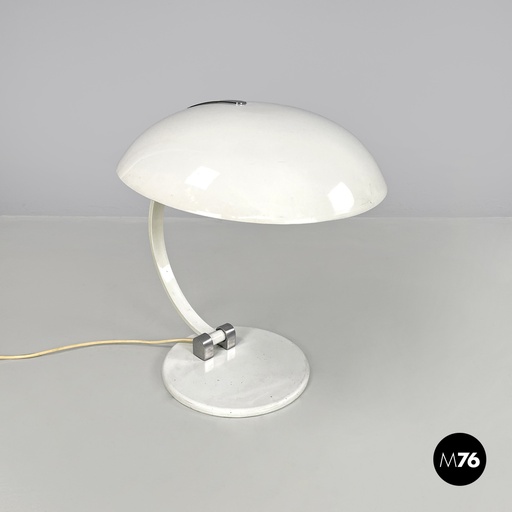 [2420005031] Lampada da tavolo in metallo bianco, 1970 ca.