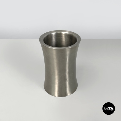 [2420005235] Vaso in acciaio inossidabile, 2000 ca.