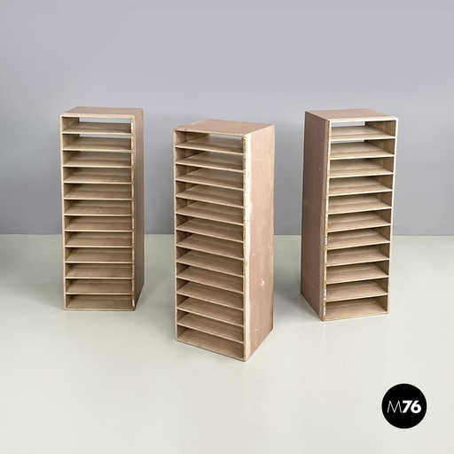 [2420005047] Scaffali in legno marrone e beige, 1990 ca.