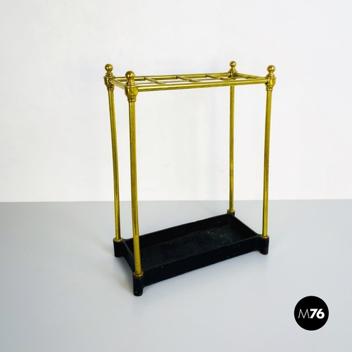 [2220001471] Portaombrelli in ottone e ferro, 1950 ca.