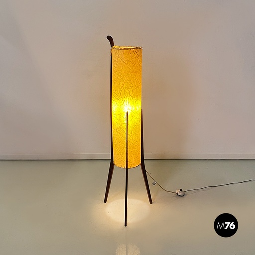 [2220001508] Lampada da terra in pergamena e legno, 1960 ca. 