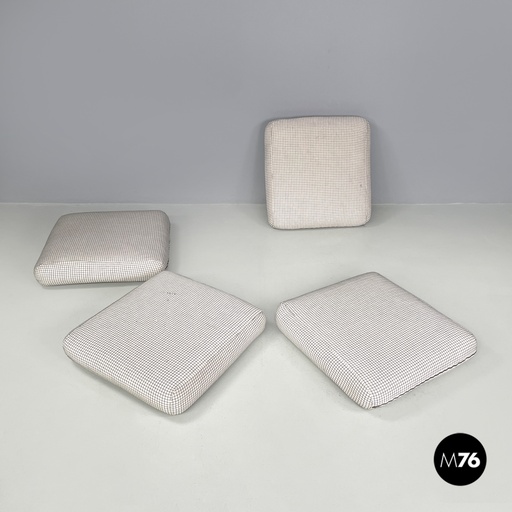 [2520005744] Cuscini in tessuto con ricamo geometrico, 1980 ca.