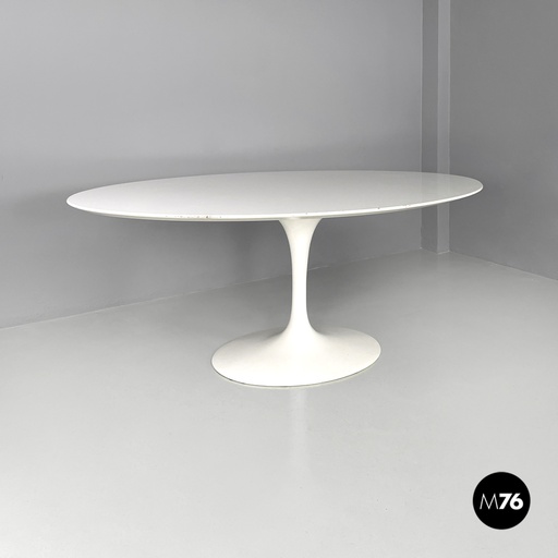 [2520005747] Tavolo da pranzo Tulip di Eero Saarinen per Knoll, 1990 ca. 