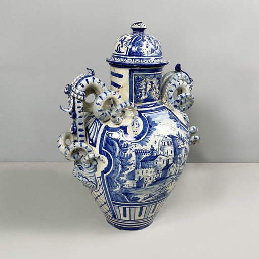 [2520005857] Vaso con coperchio in maiolica, 1715