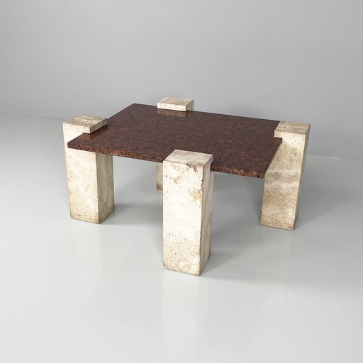 [2520006172] Tavolo da caffè in granito rosso e travertino, 1970 ca.