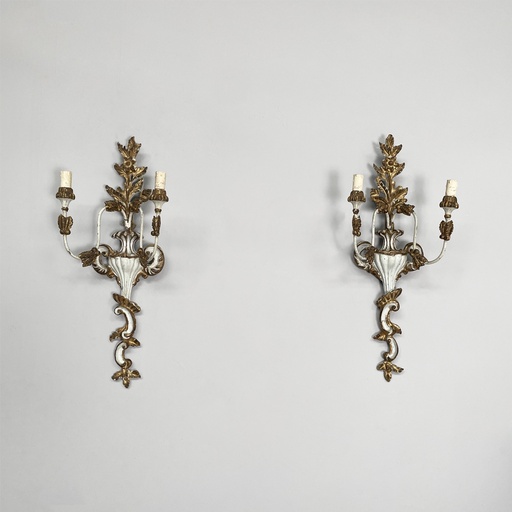 [2520006180] Applique in legno dorato, 1700 ca.