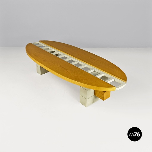 [2220001622] Tavolo da caffè in legno di forma ellittica, 1980 ca. 