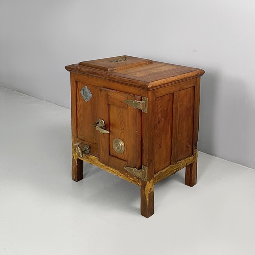 [2520006545] Ghiacciaia Non Plus Ultra Ingnol, 1930 ca.