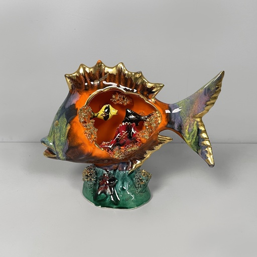 [2520006721] Scultura a forma di pesce in ceramica, 1950 ca.