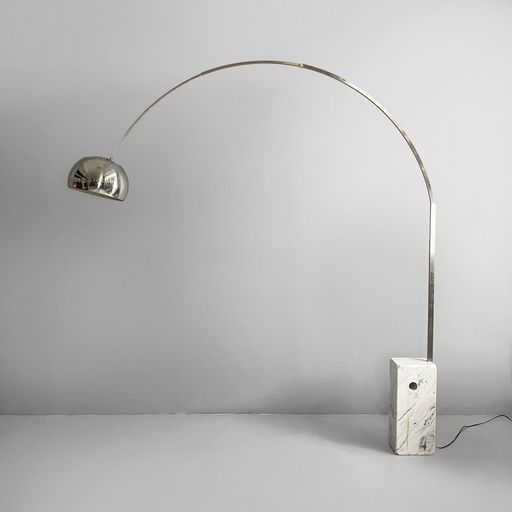 [2520006795] Lampada da terra Arco di Achille e Pier Giacomo Castiglioni per Flos, 1960 ca.
